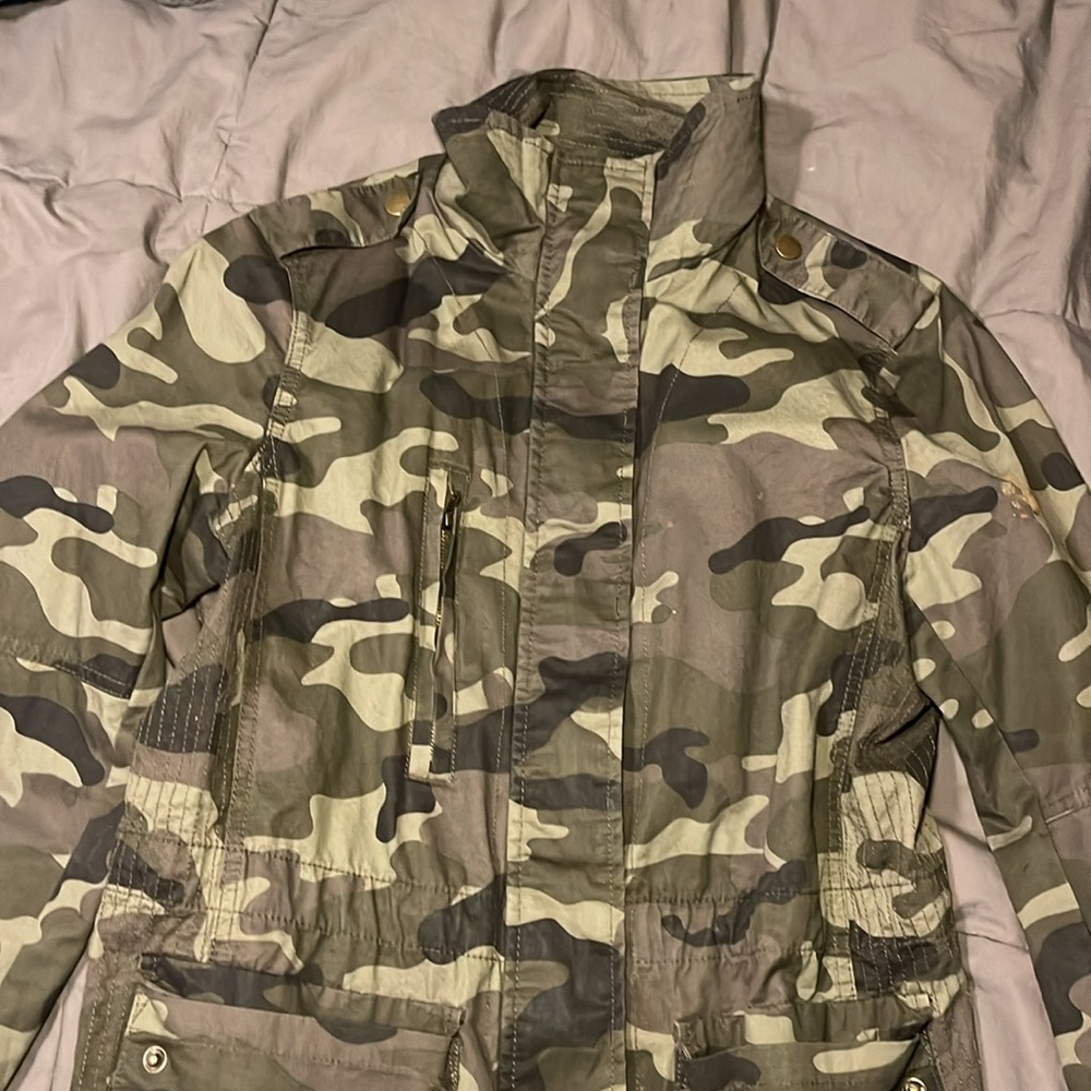 Green camouflage online jacket, size medium - Picture 3 of 8